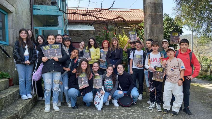 Visita escolar a la sede de la Fundación Xosé Neira Vilas  | CEDIDA