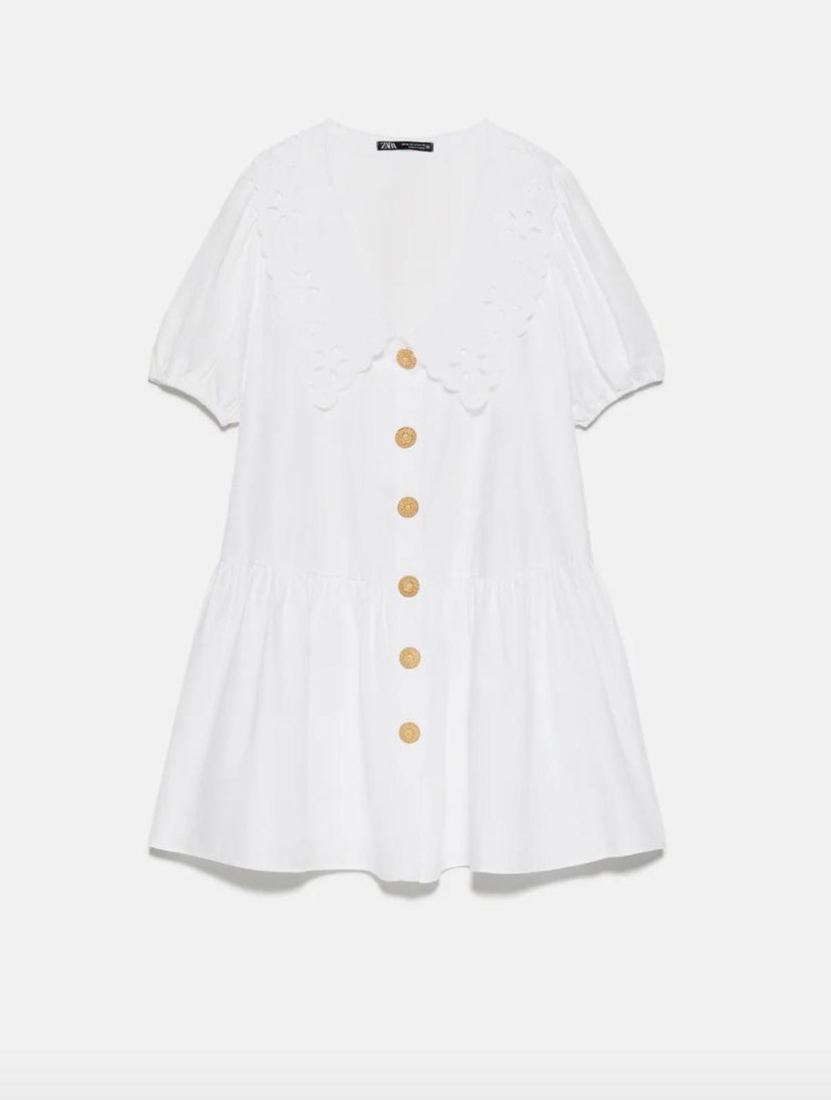Vestido blanco de popelín, de las rebajas de Zara