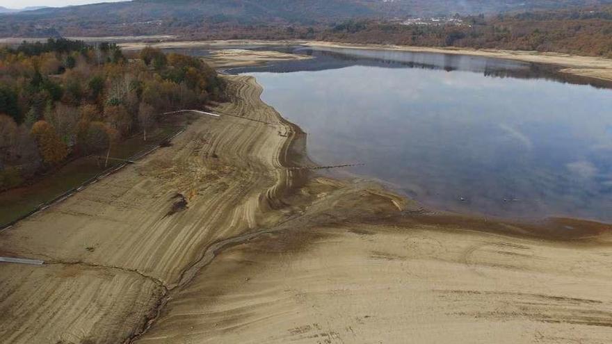 Aspecto del embalse de As Conchas a vista de dron. // Julio Rivero