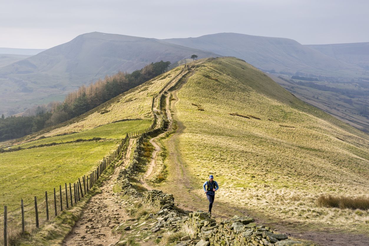 Hombre haciendo trail running