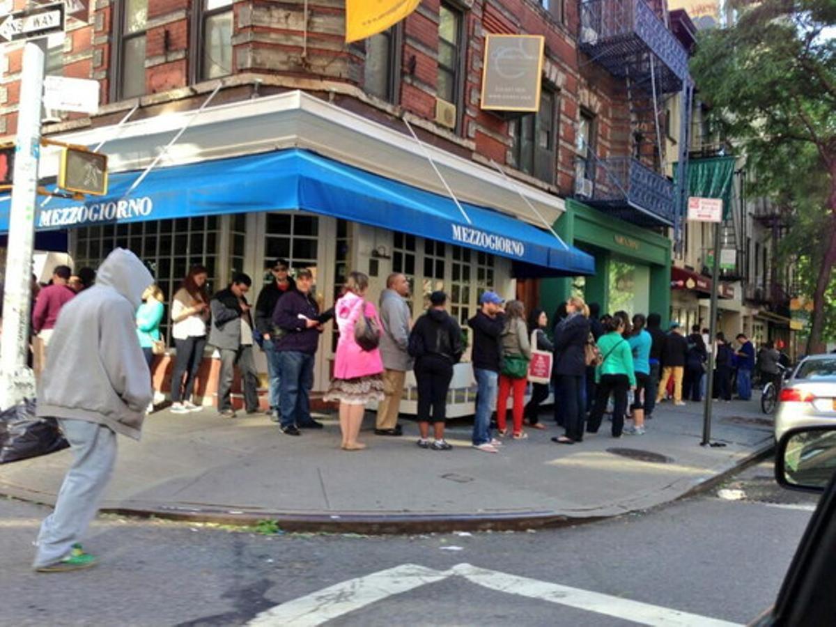 Les cues que s’organitzen a la pastisseria Dominique Ansel per poder comprar un ’cronut’ Les cues que s’organitzen a la pastisseria Dominique Ansel per poder comprar un ’cronut’