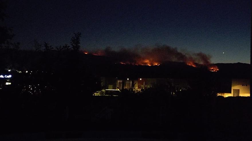 Incendio forestal &quot;provocado&quot; en Rois: &quot;Las llamas avanzaron muy rápido&quot;