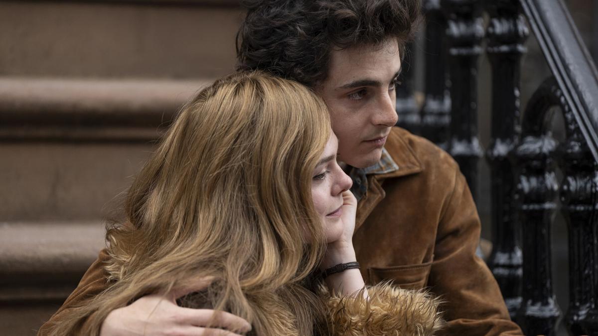 Elle Fanning y Timothée Chalamet, en una imagen de 'A complete unknown'