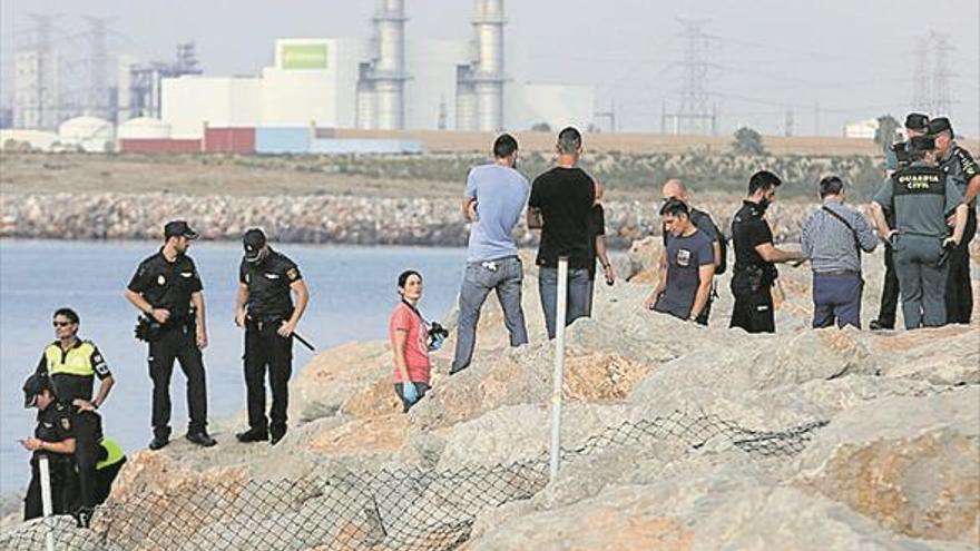 Investigan el hallazgo en el puerto de Castellón de un hombre muerto