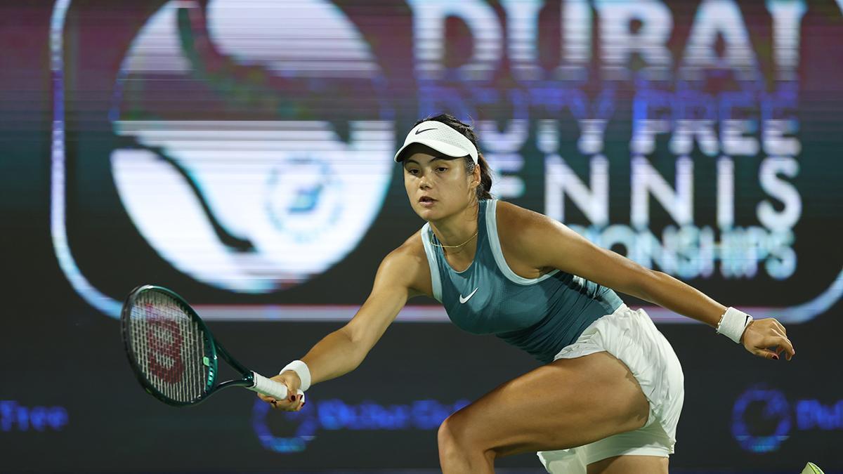 Tenis Raducanu se derrumba tras ver a su acosador en pleno partido