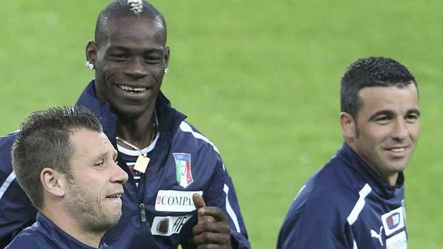 Balotelli durante un entrenamiento con Italia.