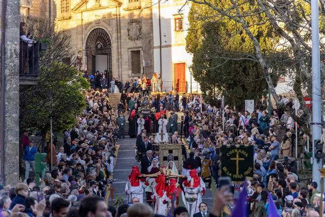 Viernes Santo: Santiago vive la jornada más intensa de la Semana Santa