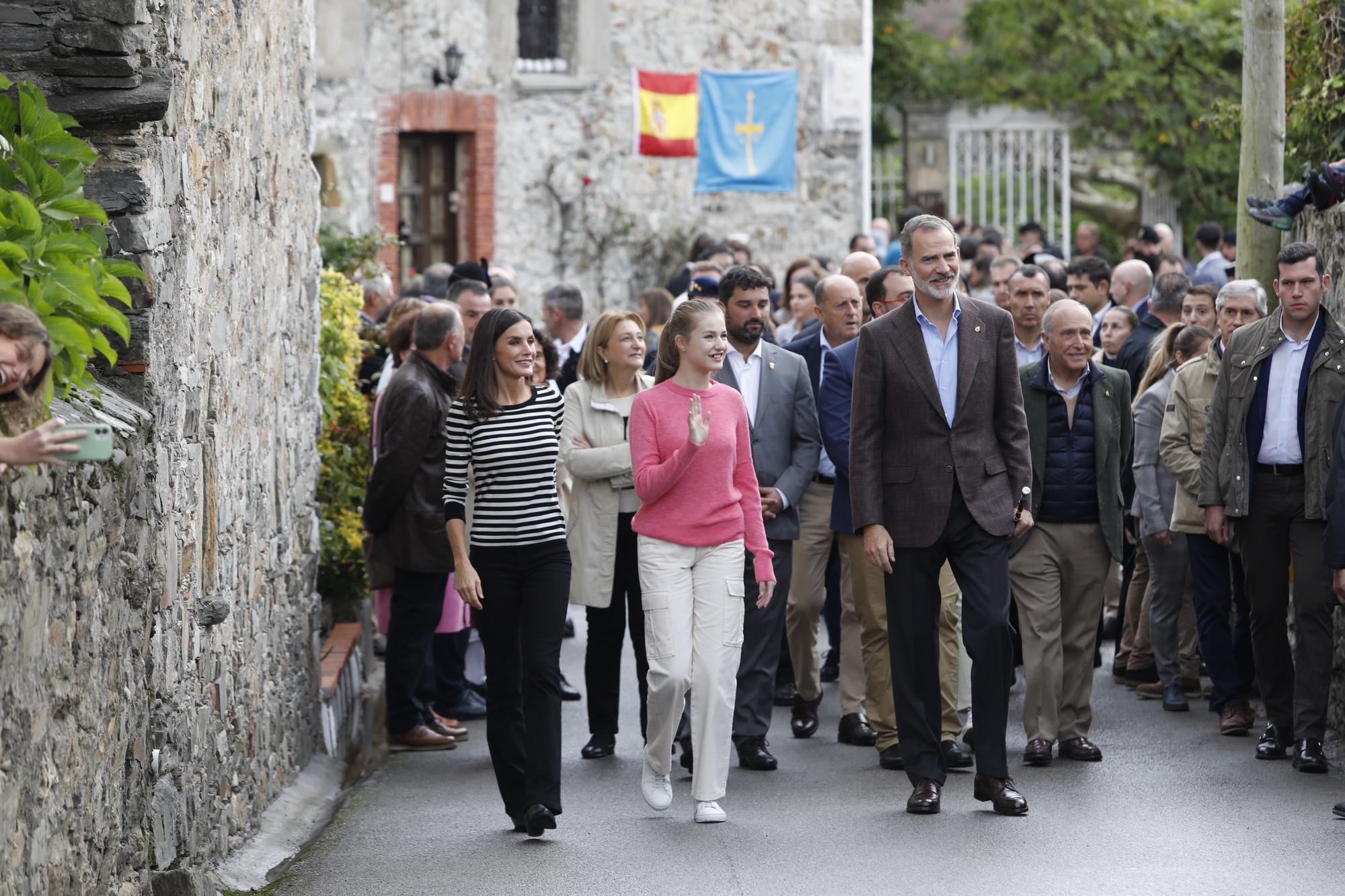 EN IMÁGENES: La Familia Real visita Cadavedo para hacer entrega del premio al Pueblo Ejemplar