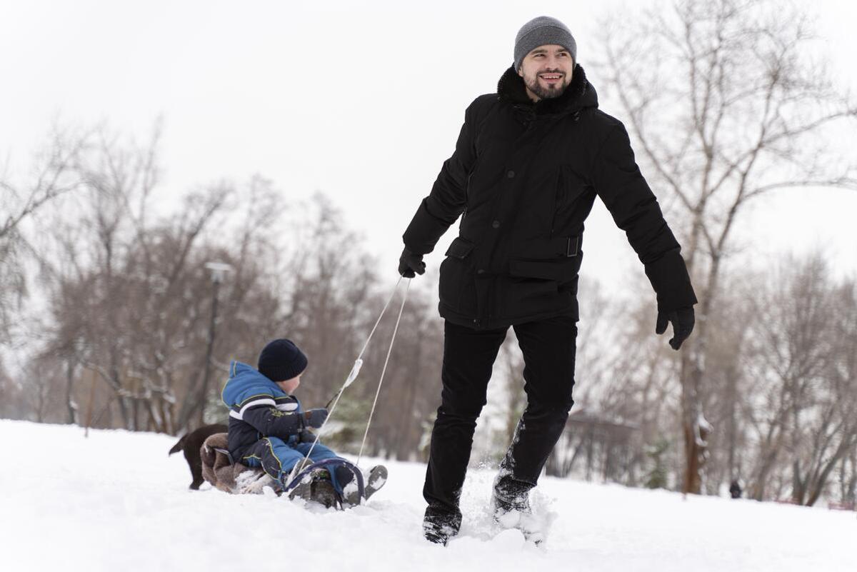 Desde chaquetas de esquí hasta tablas de snowboard: los artículos clave para un día perfecto esquiando