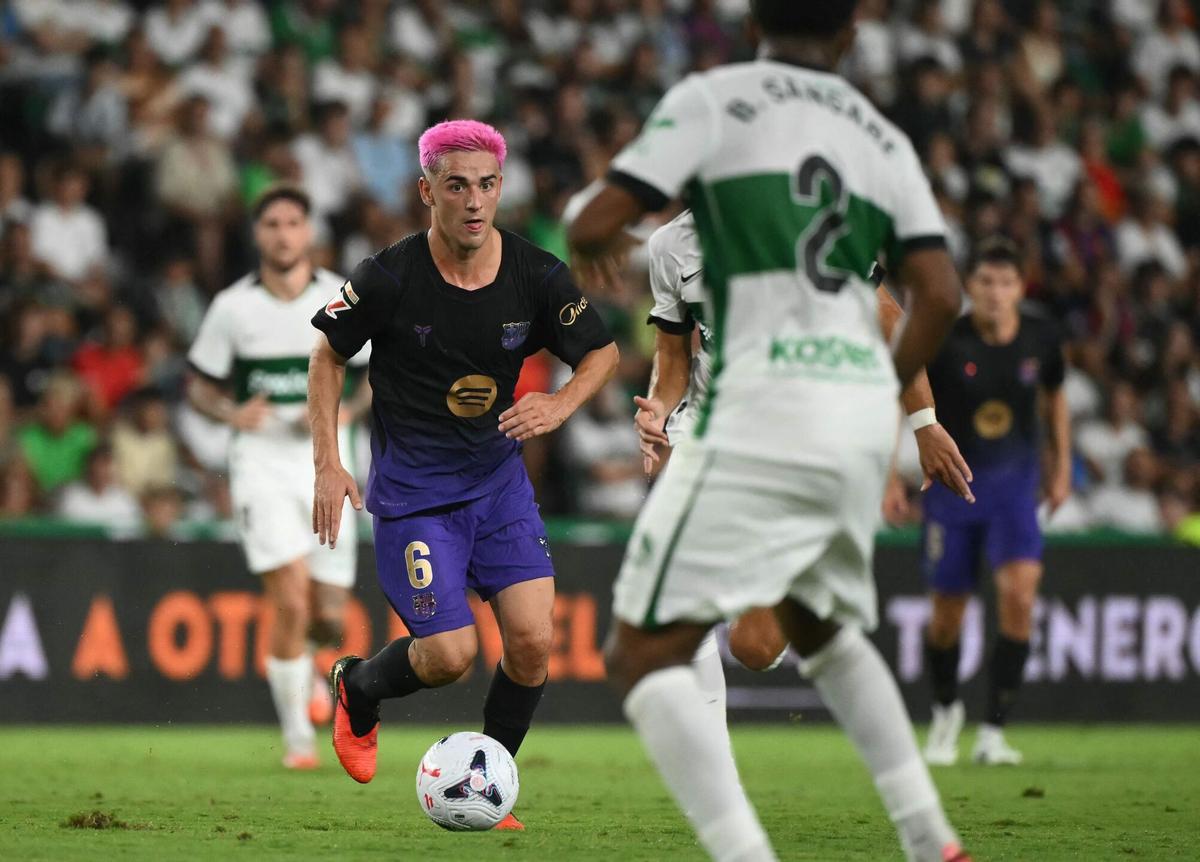 Gavi, en un momento del partido contra el Elche.