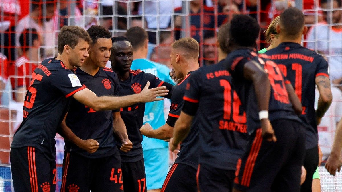 Jugadores del Bayern celebrando el gol de Musiala