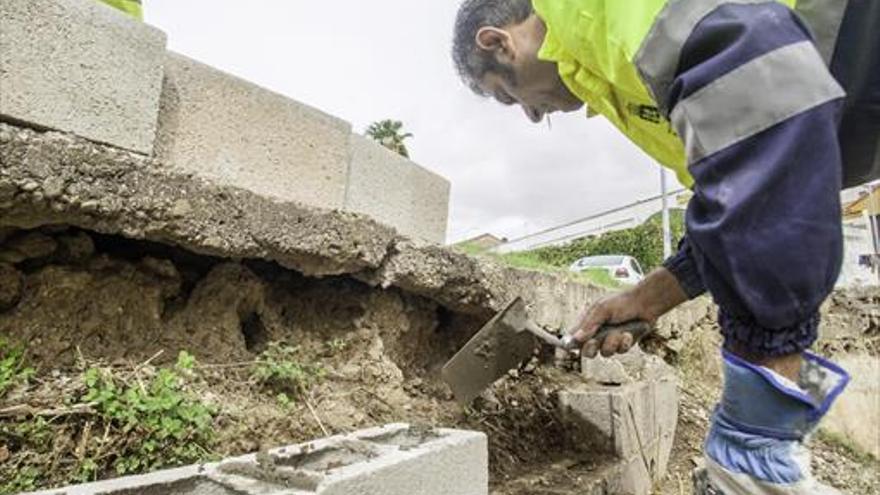 Vecinos de barrios al norte de las vías en Badajoz, en alerta por ratas y culebras