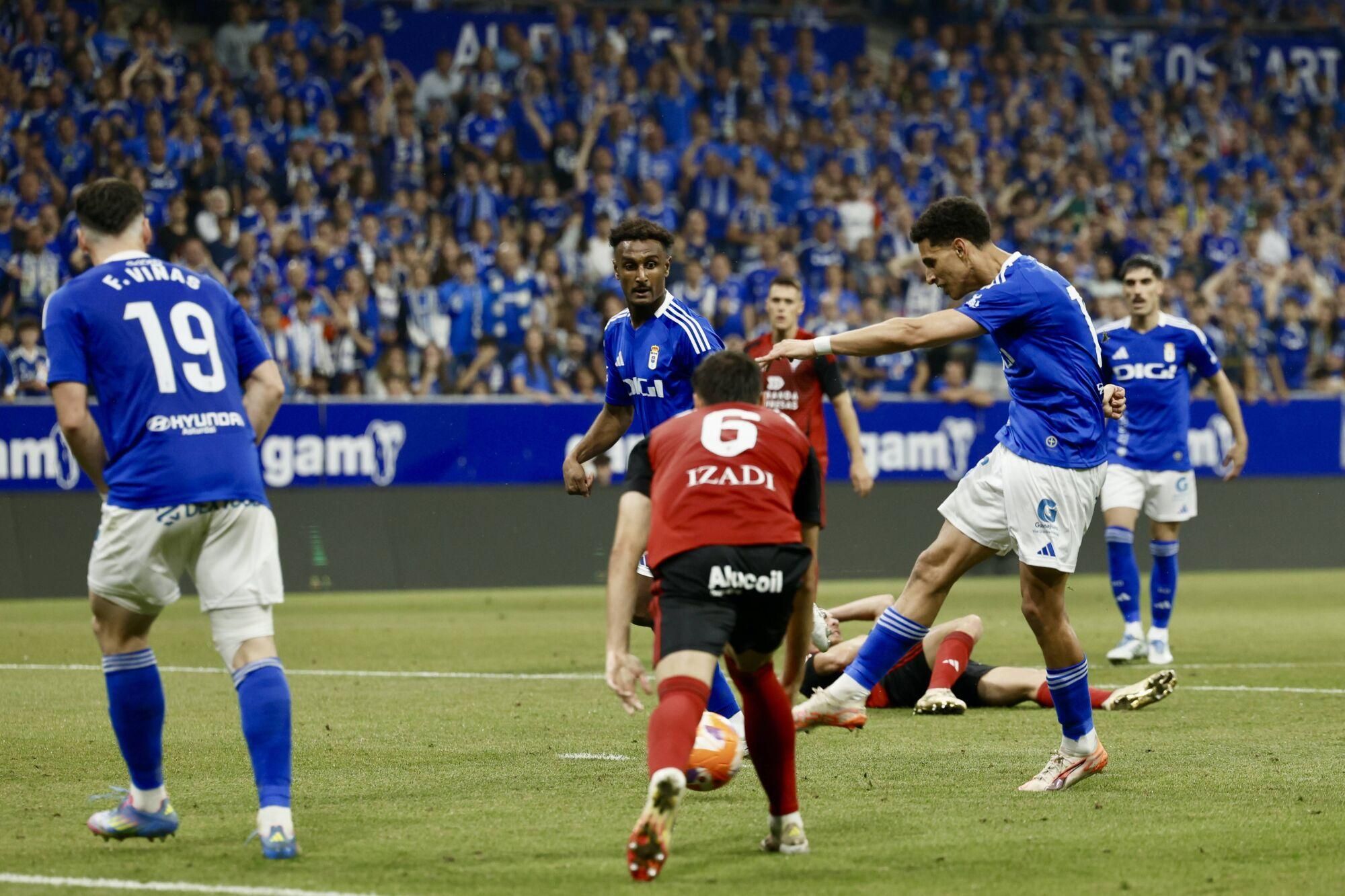 Así se vivió en el Carlos Tartiere la noche del ascenso del Oviedo a Primera División 24 años después