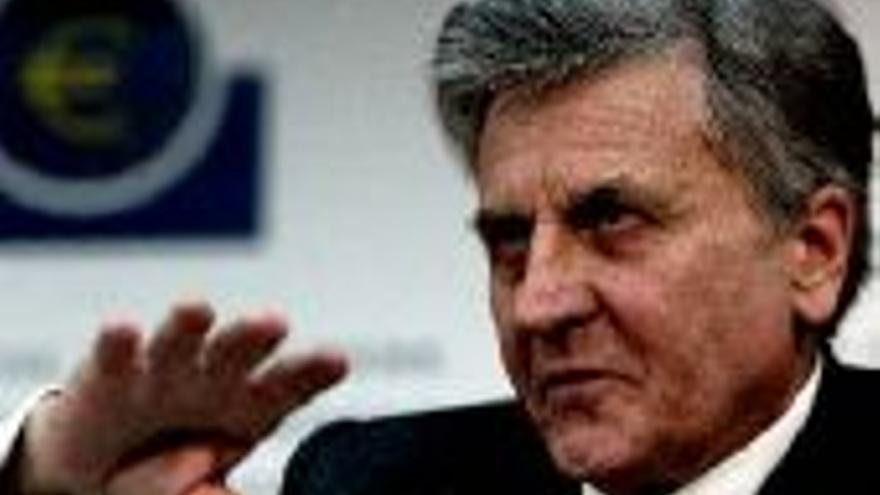 Trichet señala que un euro fuerte no justifica una bajada de tipos