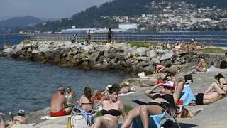 Se extiende hasta el martes 18 de agosto la recomendación de no bañarse en la playa de A Punta