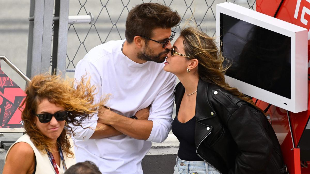 Gerard Piqué y Clara Chía, en el Gran Premio de MotoGP en Montmeló