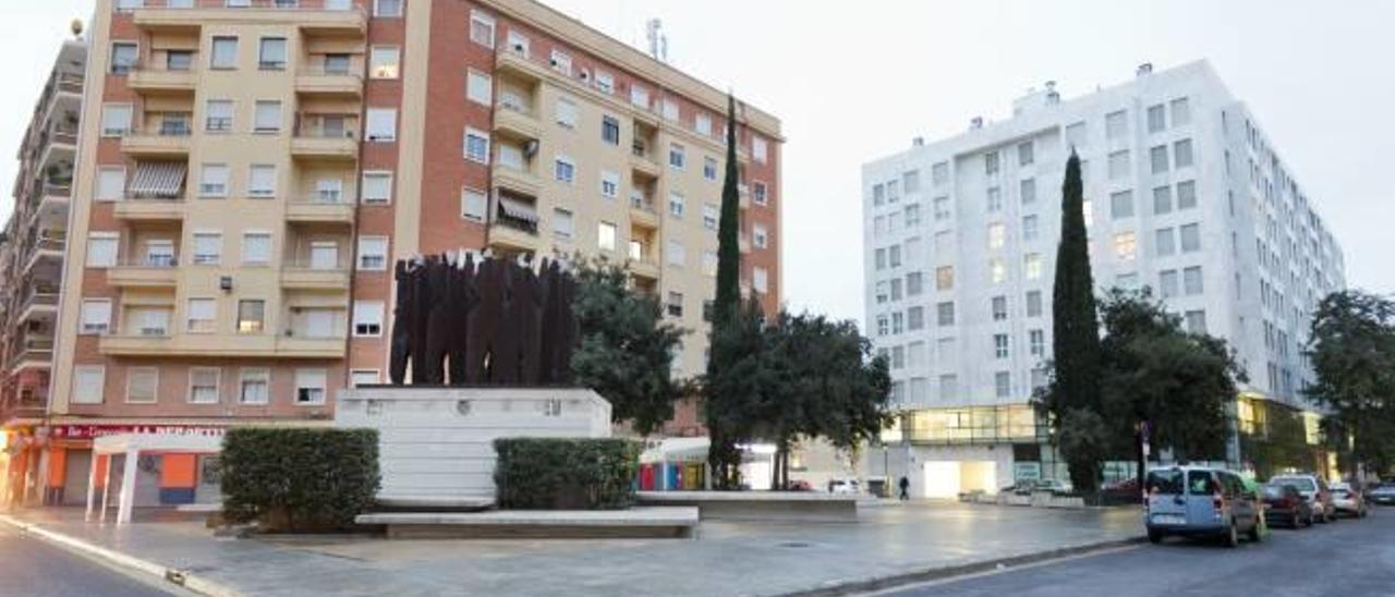 Vecinos de Mestalla reclaman trasladar el monumento de la Afición