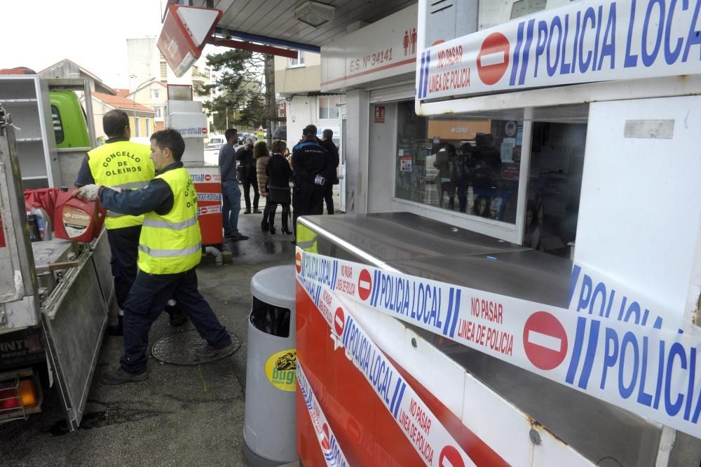 Oleiros desaloja la gasolinera de Santa Cruz