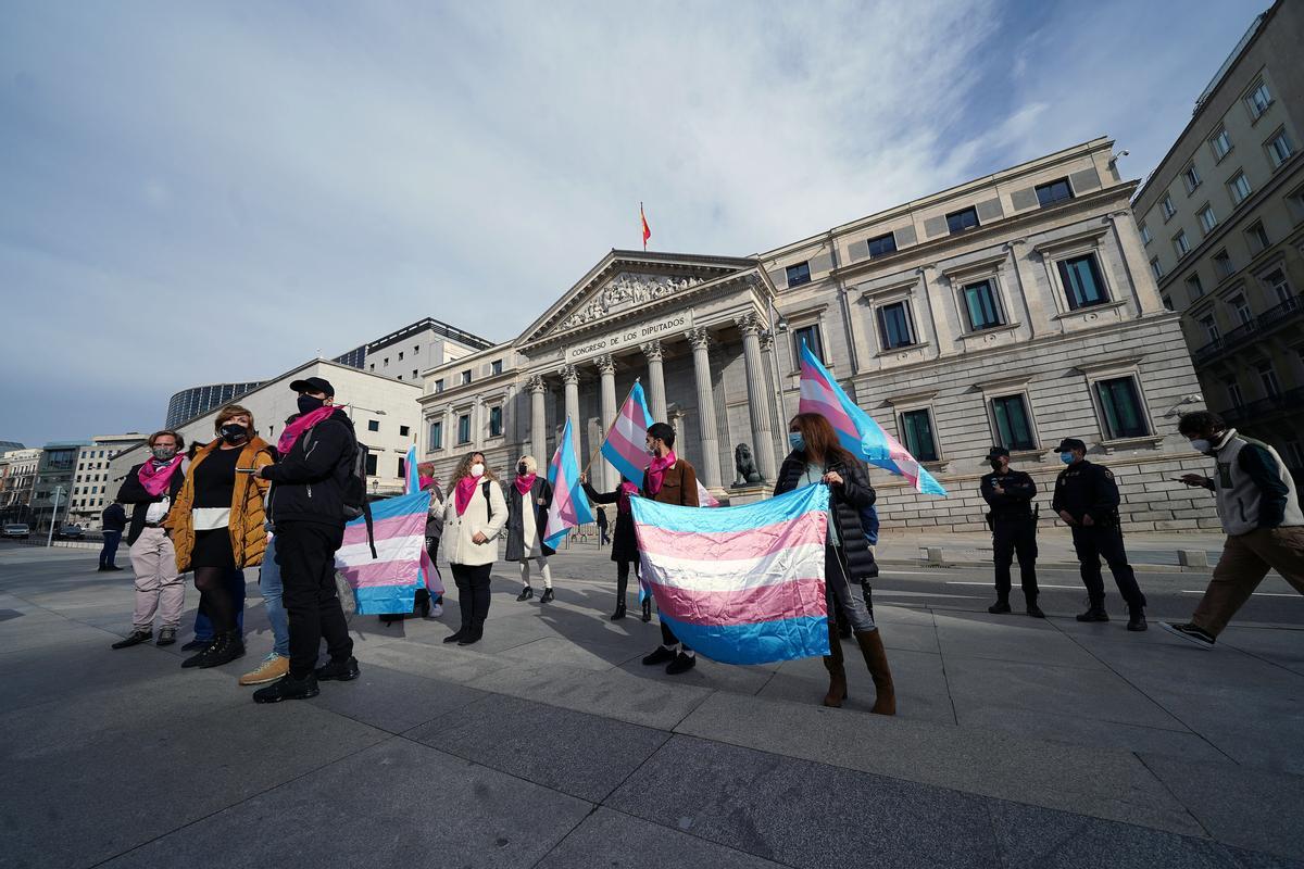 Igualtat prepara tres lleis per al col·lectiu LGTBI