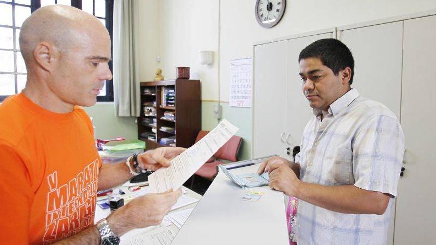 La DGA desoye las críticas y no cambia los criterios para dar becas