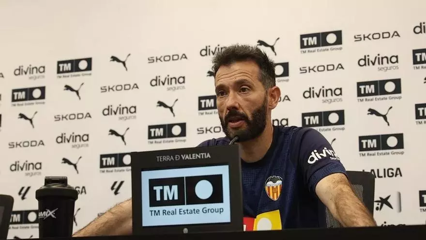La respuesta de Corberán a los cánticos de "Carlos vete ya"