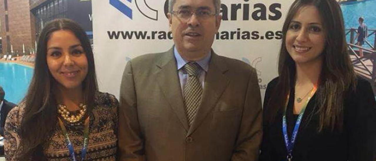 Radio Canarias emitió ayer desde el recinto ferial de Ifema en Madrid su magacín &#039;A Diario&#039;. Como ayer y hasta mañana pasarán por sus micrófonos autoridades y empresarios que analizan la actualidad del sector.