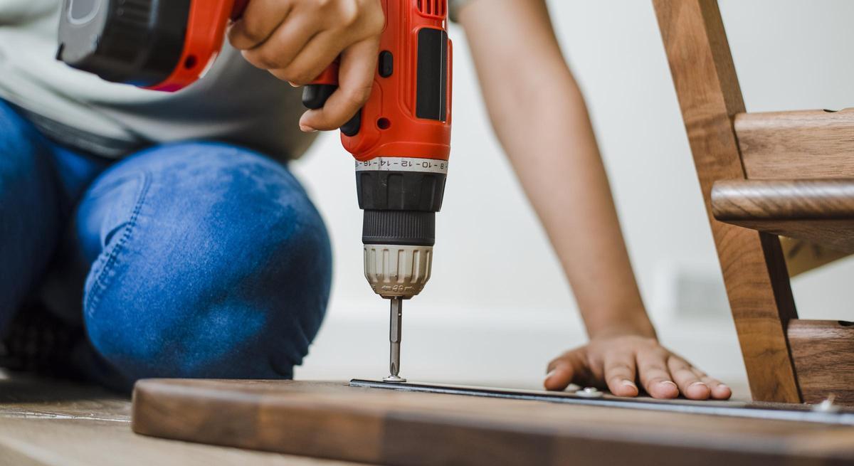 Con esta multiherramienta potente 4 en 1 las reparaciones serán rápidas y sencillas