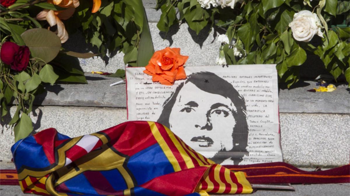 Una imagen de los homenajes dedicados a Johan Cruyff con motivo de su muerte el 24 de marzo de 2016