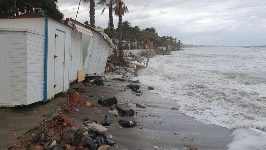 Una playa marbellí tras un temporal. | L.O.