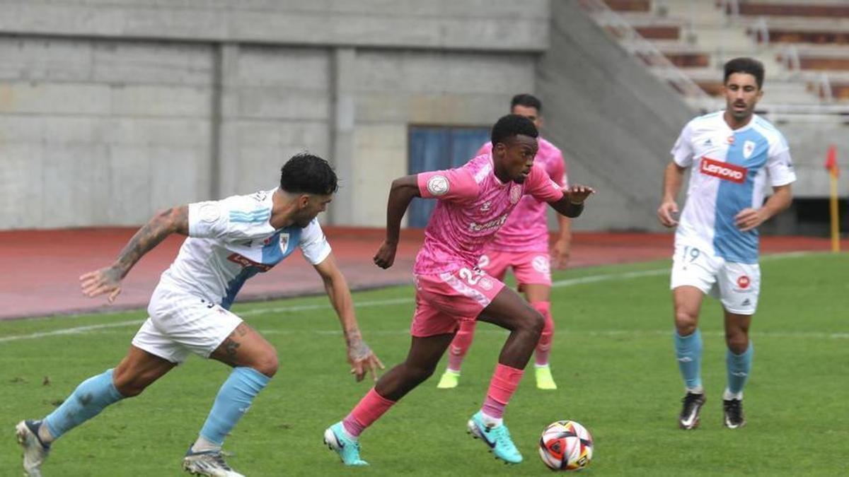 Alassan Gutiérrez, en acción durante un partido de esta temporada Alassan Gutiérrez, en acción durante un partido de esta temporada