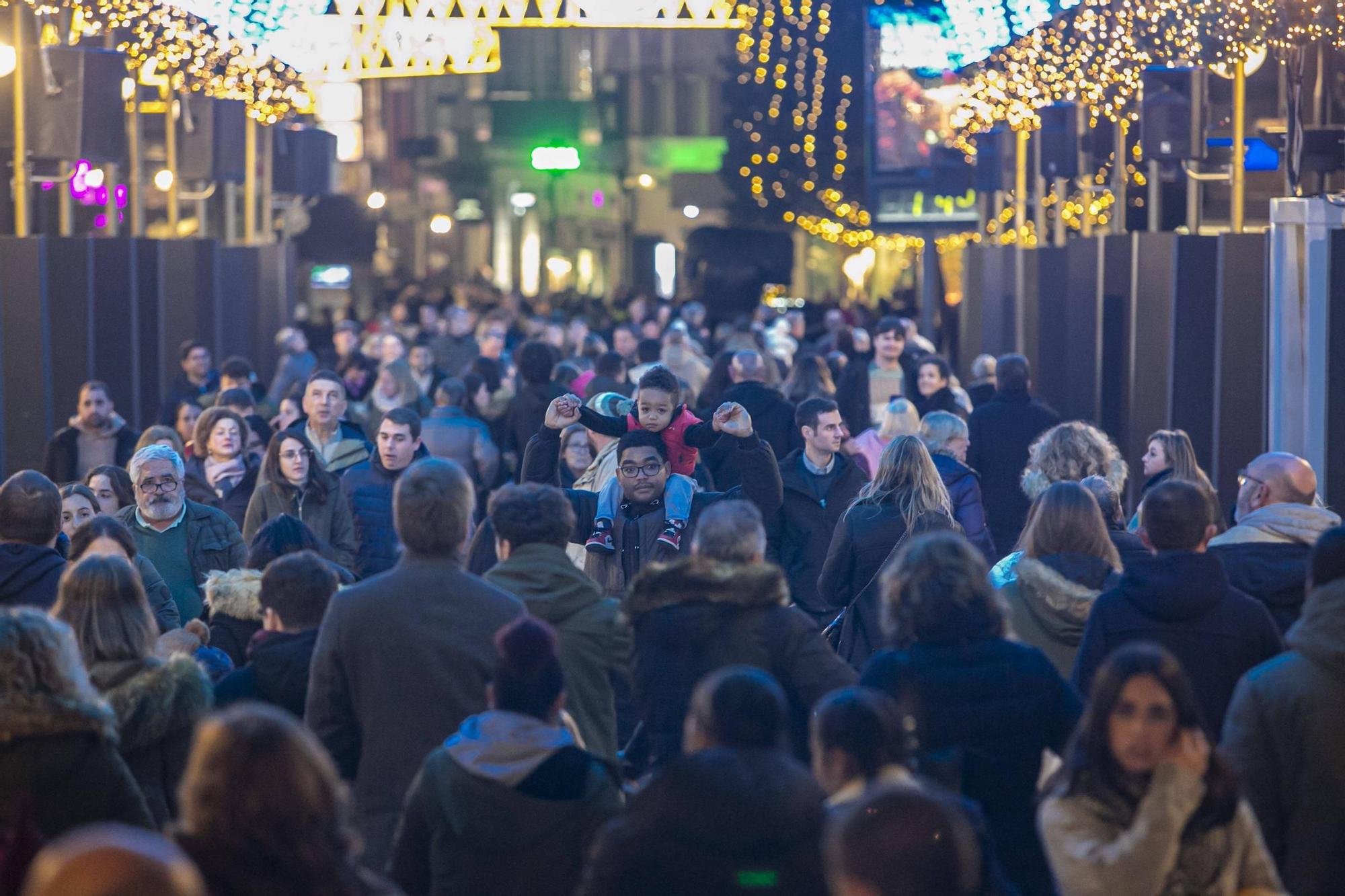 Ambiente navideño durante el puente en Oviedo