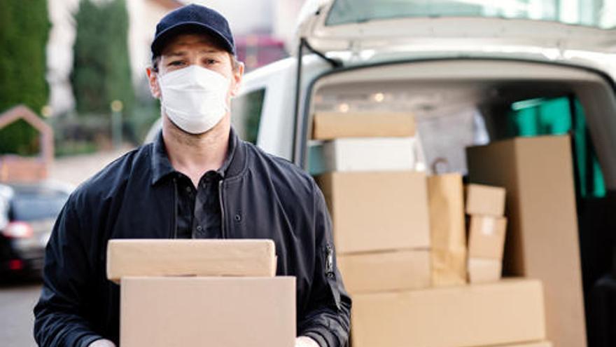 La Policía Nacional alerta a todos los consumidores canarios: si te llega un SMS de un paquete no entregado, no respondas