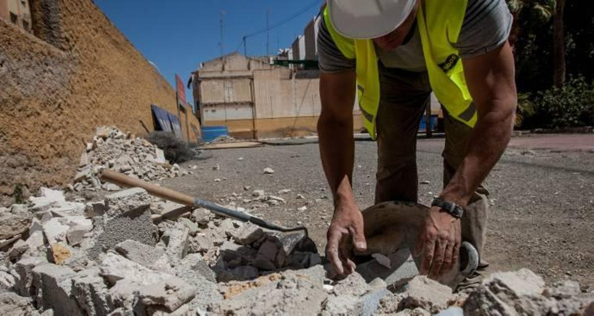 Las obras del centro de salud de Benalúa arrancan catorce años después de la promesa de Alperi