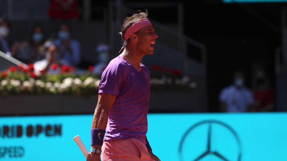 Rafa Nadal, en un punto contra Alexander Zverev en el Mutua Madrid Open 2021