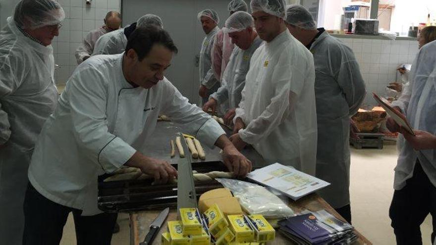 Forners i restauradors de l&#039;Alt Urgell i la Cerdanya en una jornada de feina per a l&#039;elaboració del nou pa