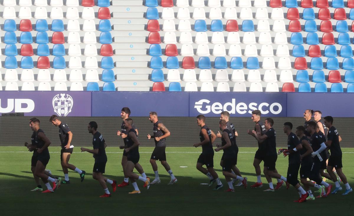Entrenamiento en el Ciutat antes del encuentro frente al Rayo