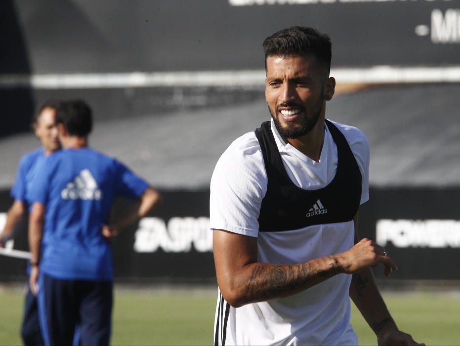 La imágenes del entrenamiento vespertino del Valencia