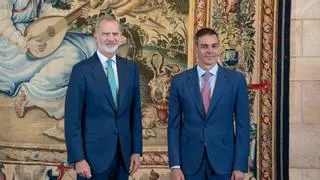 El Rey despacha con Sánchez en Palma en un inicio de vacaciones marcado por los incendios
