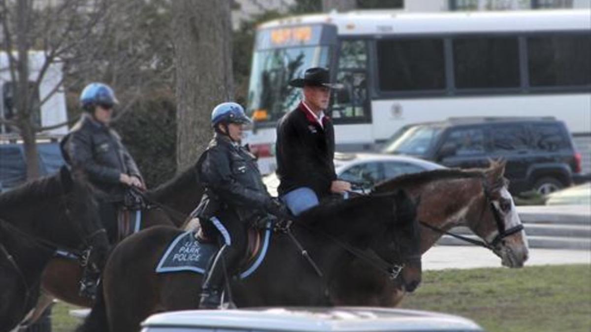 Ryan Zinke, a caballo al trabajo_MEDIA_1