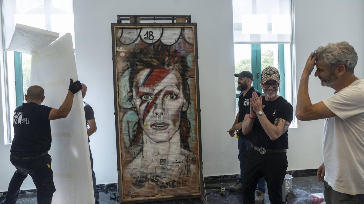 El mural de Bowie ya en la exposicion Etno de la Beneficencia