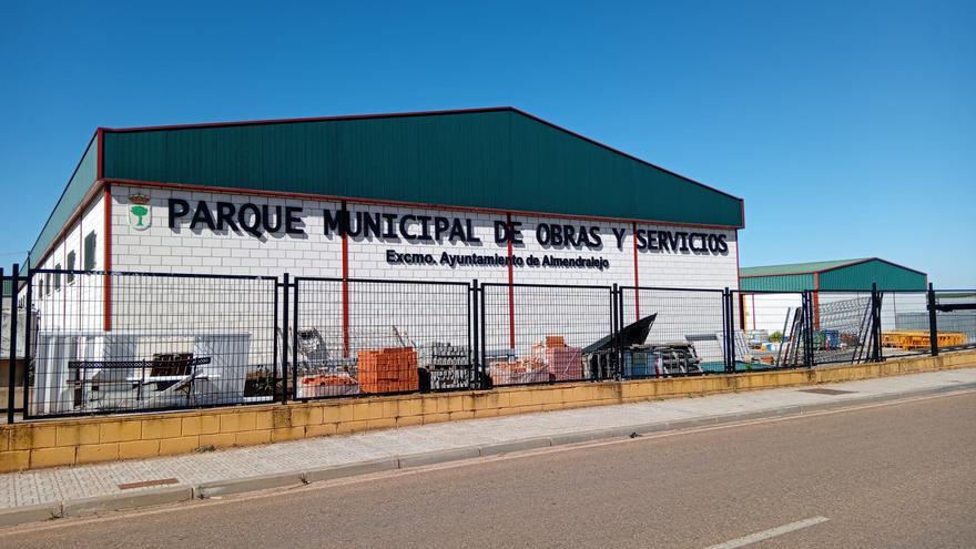 El ayuntamiento de Almendralejo convoca listas de espera para puestos de maquinistas y de oficial herrero