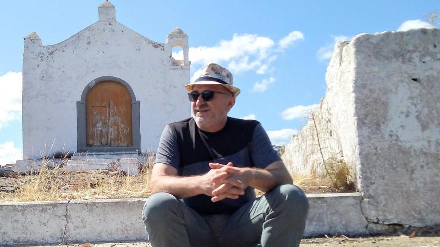 Pedro Conde presenta en la Biblioteca Insular su novela &#039;La hora de las cigarras&#039;