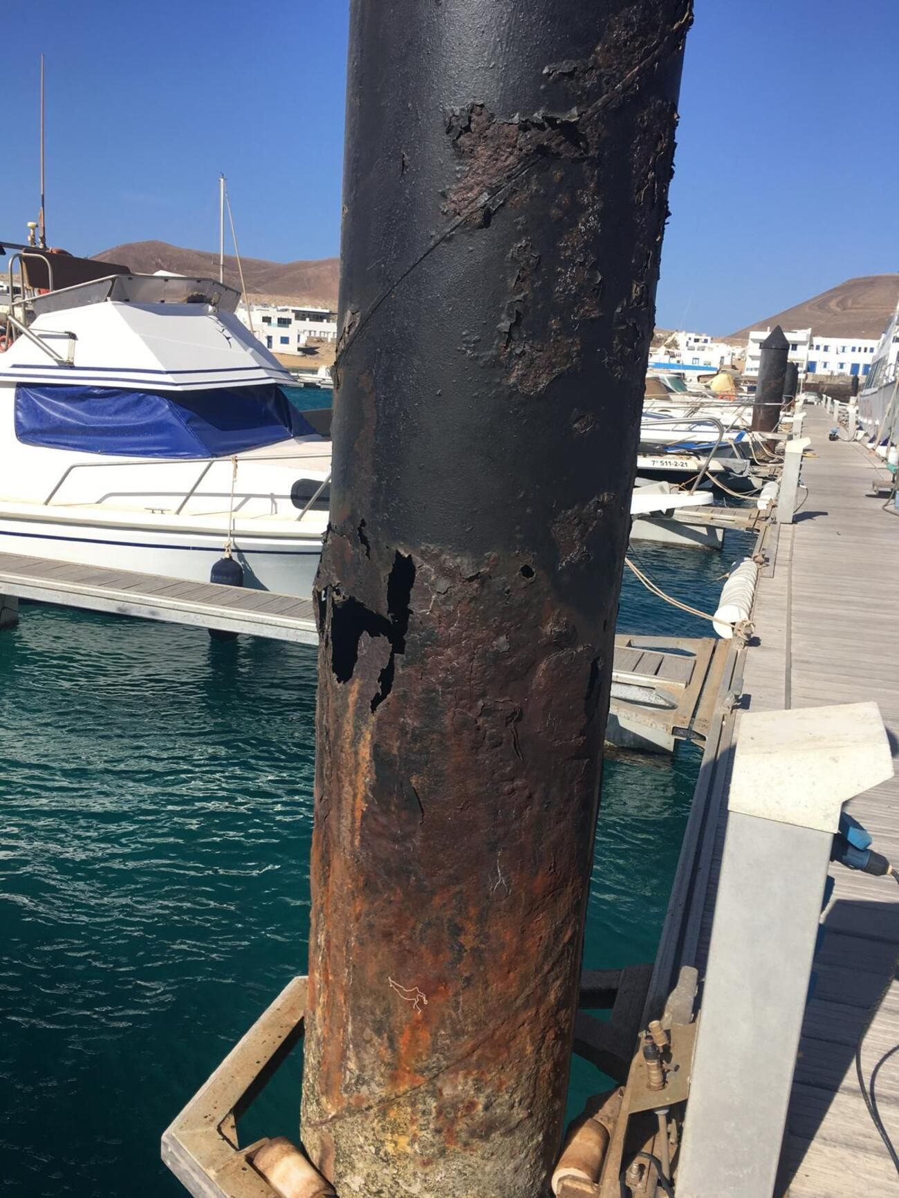 Destrozos en el Puerto de Caleta del Sebo, en La Graciosa, tras el paso de la borrasca Dorothea