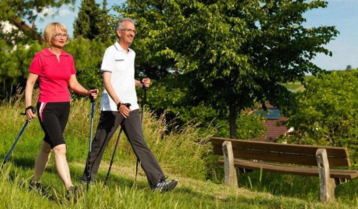 Caminar al aire libre nos ayuda