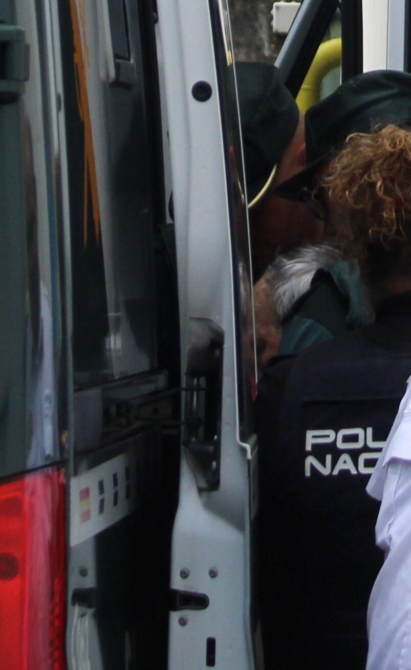 El traslado del asesino de Laviana al módulo penitenciario del Hospital Universitario Central de Asturias (HUCA).
