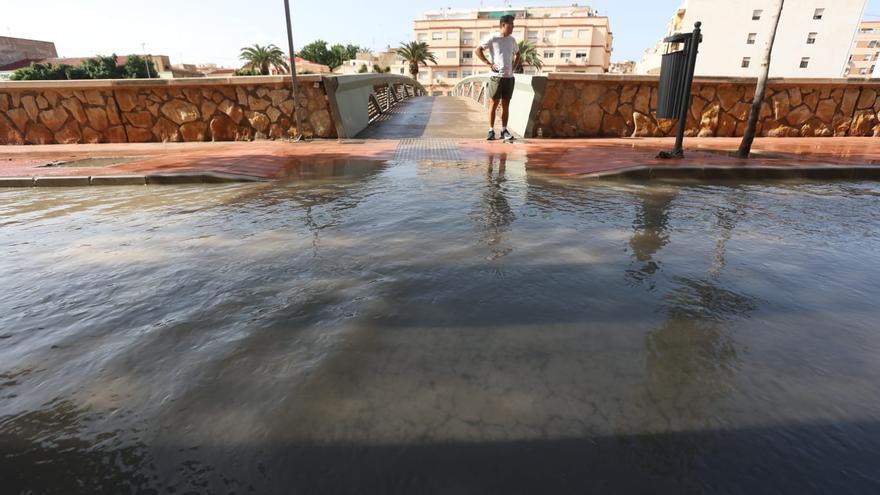 Calles inundadas por las lluvias en Alicante