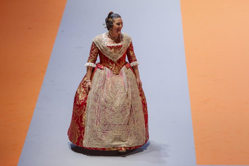 Desfile de las candidatas a la corte de honor 2020