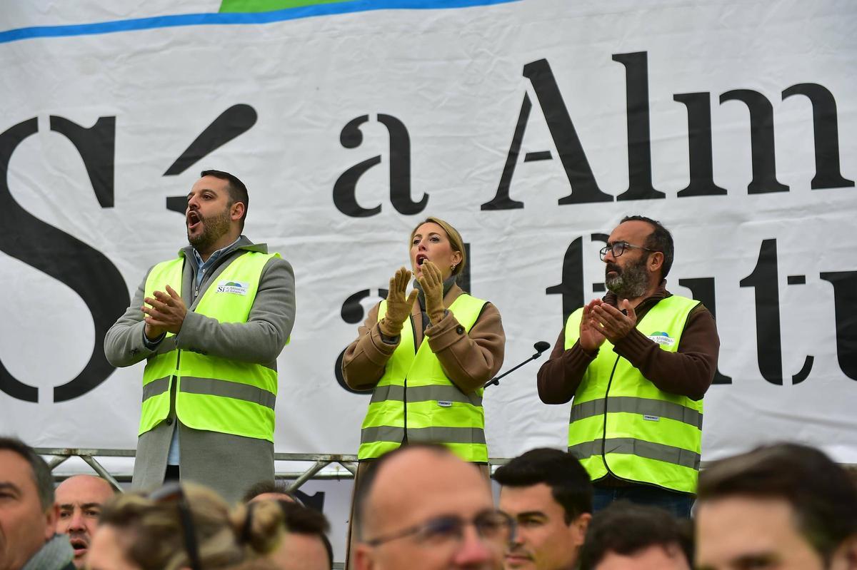 La manifestación contra el cierre de la Central Nuclear de Almaraz, en imágenes