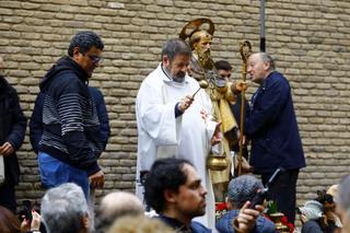 En imágenes | Zaragoza celebra una multitudinaria bendición de san Antón