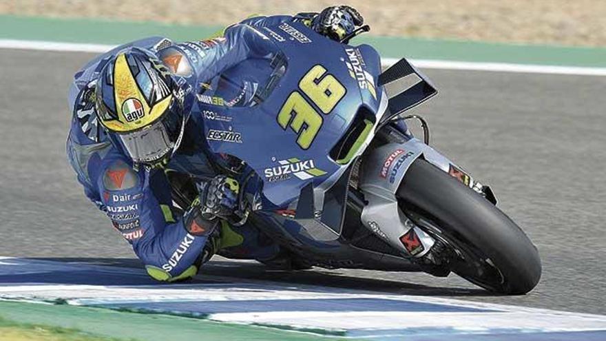 Joan Mir toma una de las curvas del circuito Ángel Nieto de Jerez.